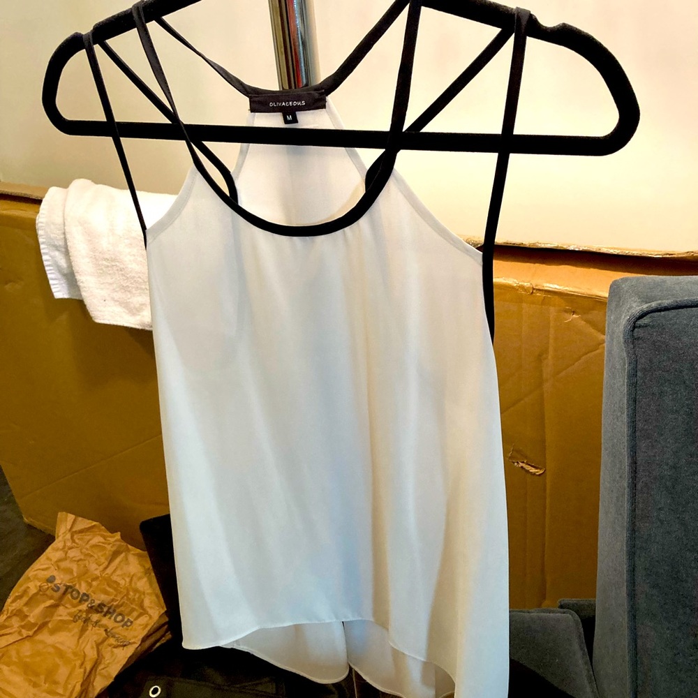 Olivaceous white and black strappy top 🤍